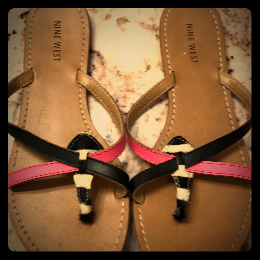 Nine West dress flip flops zebra pink black size 7